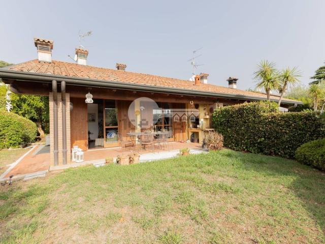 Villetta a schiera in vendita di 182 m² in Via P. Ondei, 12