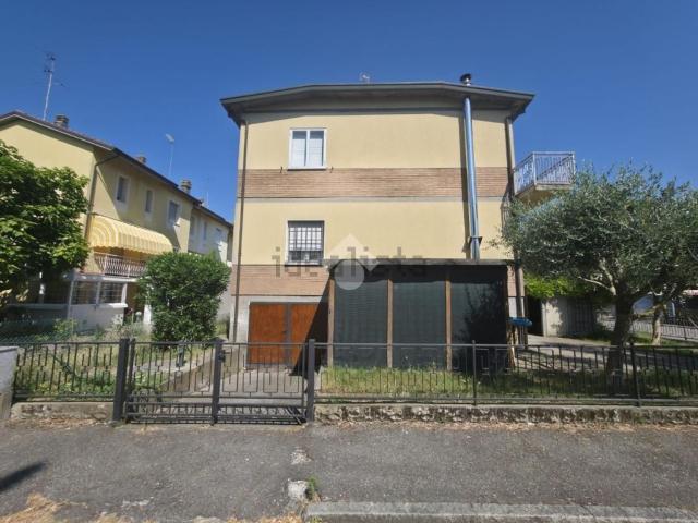 Villetta a schiera in vendita di 183 m² in Via Aosta, 22