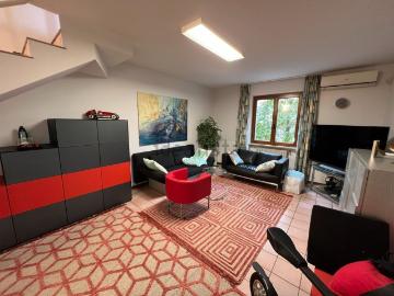 Villetta a schiera in vendita di 183 m² in Via Aldo Moro, 8
