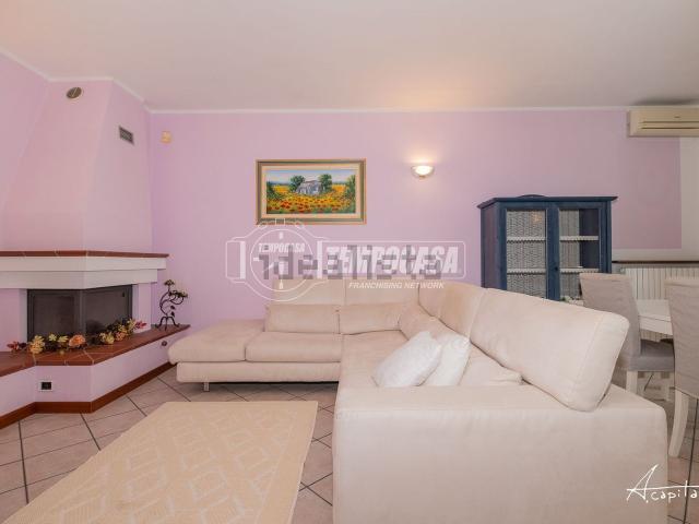 Villetta a schiera in vendita di 183 m² in Piazza Don Augusto Vaienti, 96