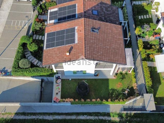 Villetta a schiera in vendita di 184 m² in Via Canova