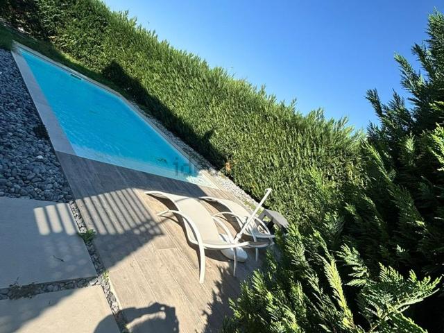 Villetta a schiera in vendita di 184 m² in Via Eva Mameli Calvino