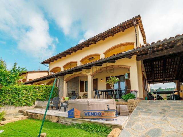 Villetta a schiera in vendita di 184 m² in Via Montà, 8