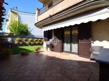 Villetta a schiera in vendita di 184 m² in Via Senna, 27