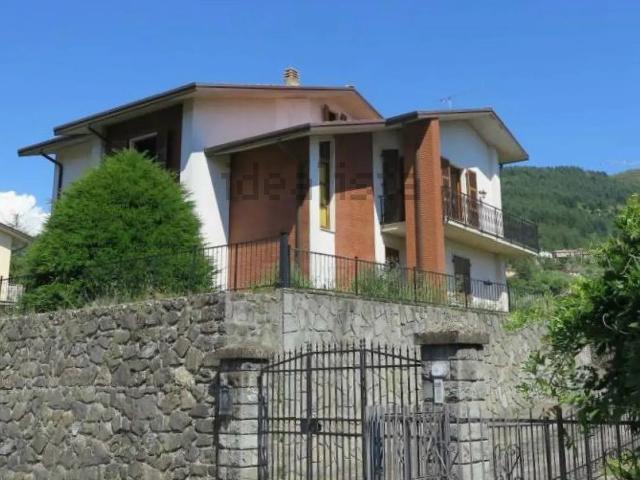 Villetta a schiera in vendita di 184 m² in Via Stradella, 15