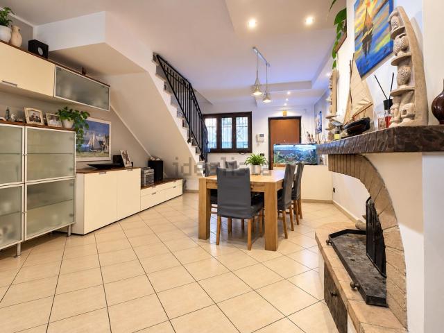 Villetta a schiera in vendita di 184 m² in Via Ponte le Cave