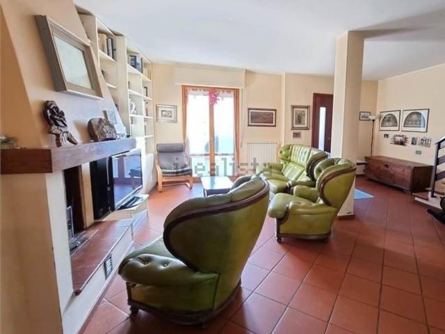 Villetta a schiera in vendita di 185 m² in Via Amedeo Bassi