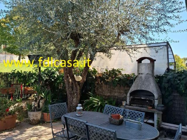 Villetta a schiera in vendita di 185 m² in Via Amerigo Vespucci, 62