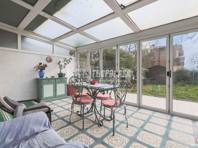Villetta a schiera in vendita di 185 m² in Via Guido Rossa, 9