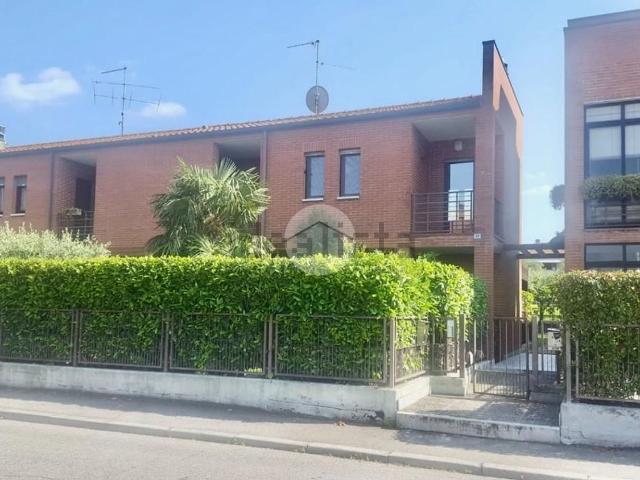 Villetta a schiera in vendita di 185 m² in Via Don Gnocchi, 17
