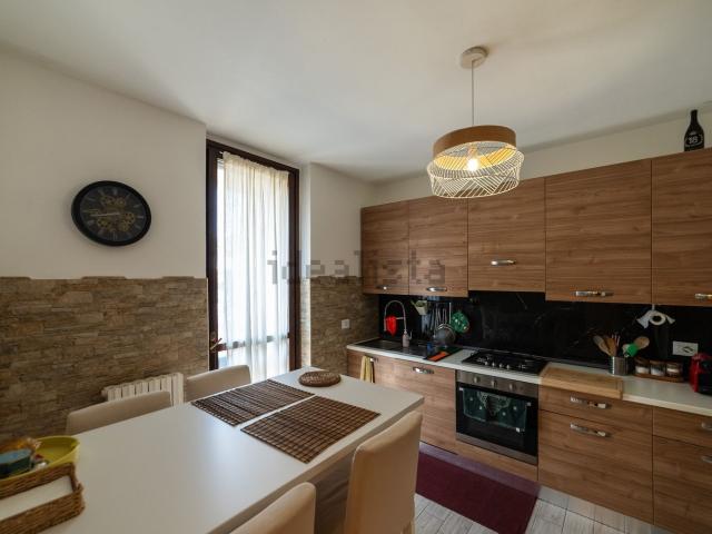 Villetta a schiera in vendita di 185 m² in Via I Maggio, 34