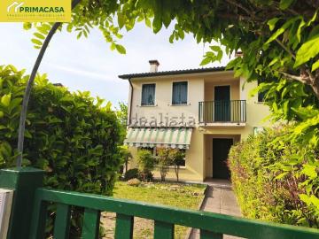 Villetta a schiera in vendita di 185 m² in Via Martiri della Libertà