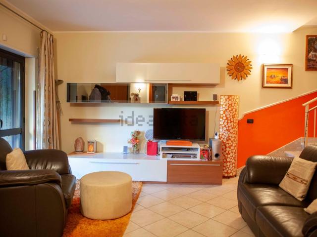 Villetta a schiera in vendita di 185 m² in Via San Pio da Pietrelcina, 4