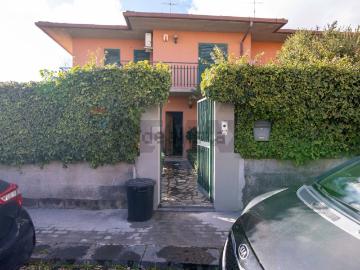 Villetta a schiera in vendita di 185 m² in Via Santa Caterina, 68