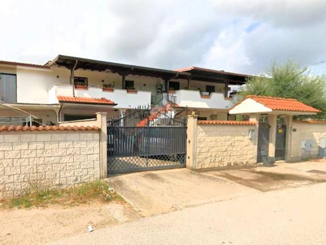 Villetta a schiera in vendita di 185 m² in Via Val Camonica, 14