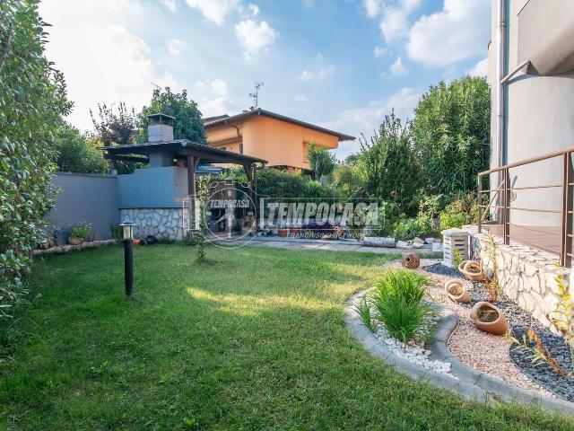 Villetta a schiera in vendita di 187 m² in Via Dante Alighieri, 94
