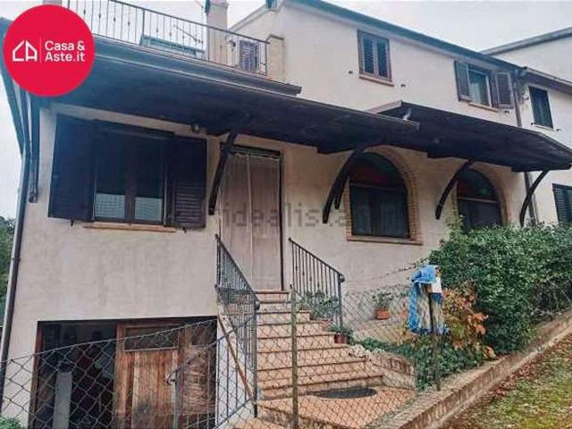 Villetta a schiera in vendita di 187 m² in Via Fratte, 3560