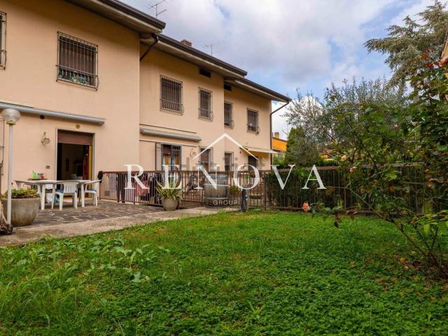 Villetta a schiera in vendita di 188 m² in Via Andrea D&apos Angeli, 12