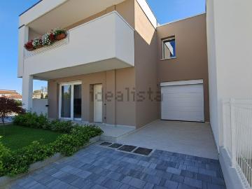 Villetta a schiera in vendita di 188 m² in Via Asseggiano, 190