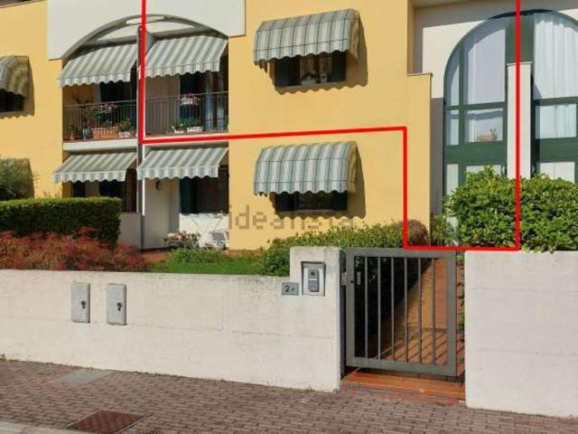 Villetta a schiera in vendita di 188 m² in Via G. Giolitti, 2