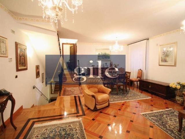 Villetta a schiera in vendita di 188 m² in Via Gioacchino Rossini