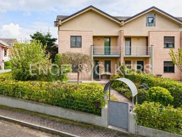 Villetta a schiera in vendita di 188 m² in Via Paolo Borsellino