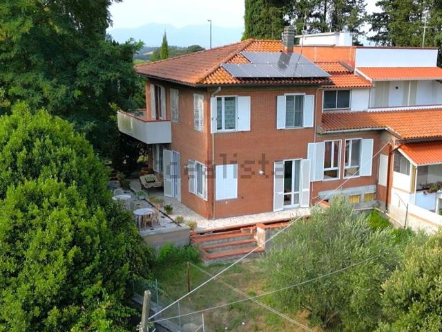 Villetta a schiera in vendita di 189 m² in Via Parrana San Martino, 77