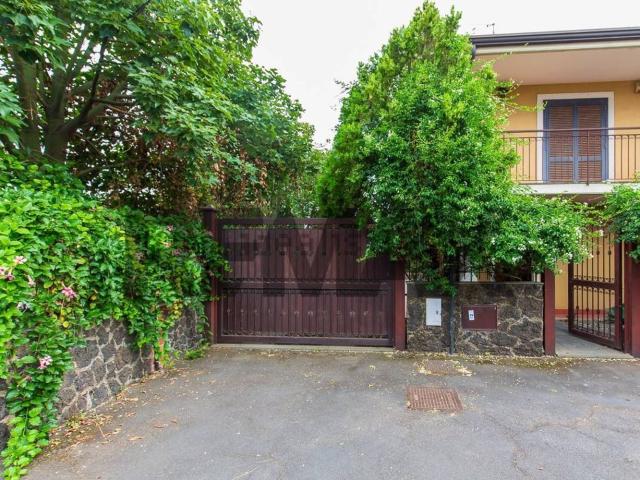 Villetta a schiera in vendita di 189 m² in Via Pier Luigi Deodato, 24