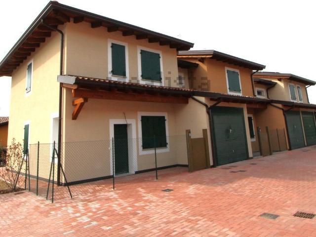 Villetta a schiera in vendita di 189 m² in Via Prati di Soletto