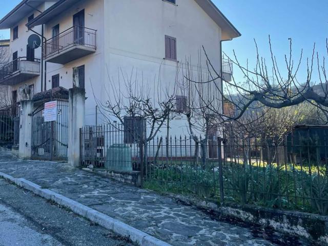 Villetta a schiera in vendita di 189 m² in Via Vadantico