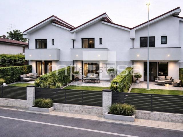 Villetta a schiera in vendita di 190 m² in Via Codalunga