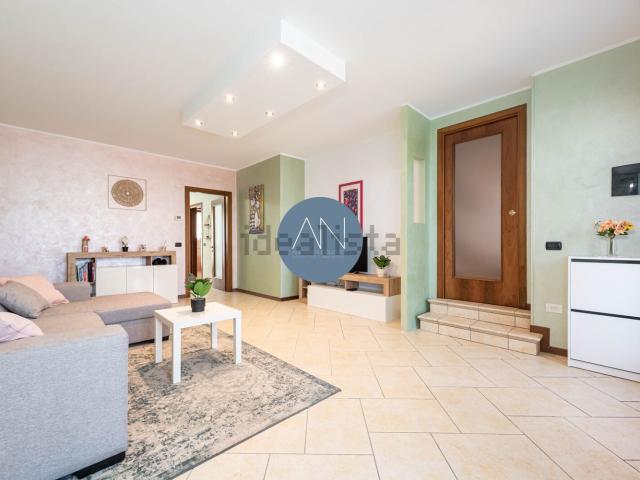 Villetta a schiera in vendita di 190 m² in Via Ceresara, 23
