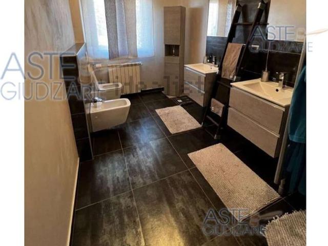 Villetta a schiera in vendita di 190 m² in Via Amendola, 32