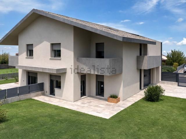 Villetta a schiera in vendita di 190 m² in Via G. Marconi