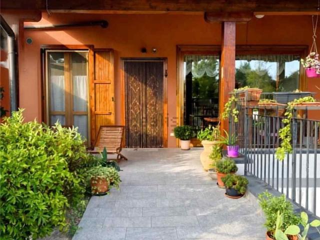 Villetta a schiera in vendita di 190 m² in Via Giovanni Falcone