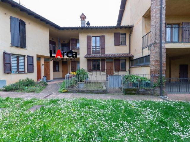 Villetta a schiera in vendita di 190 m² in Via dei Prati, 4