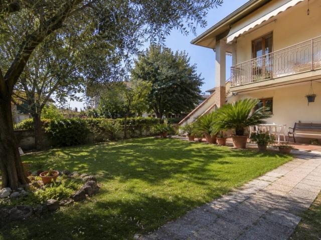 Villetta a schiera in vendita di 190 m² in Via Delle Stelle