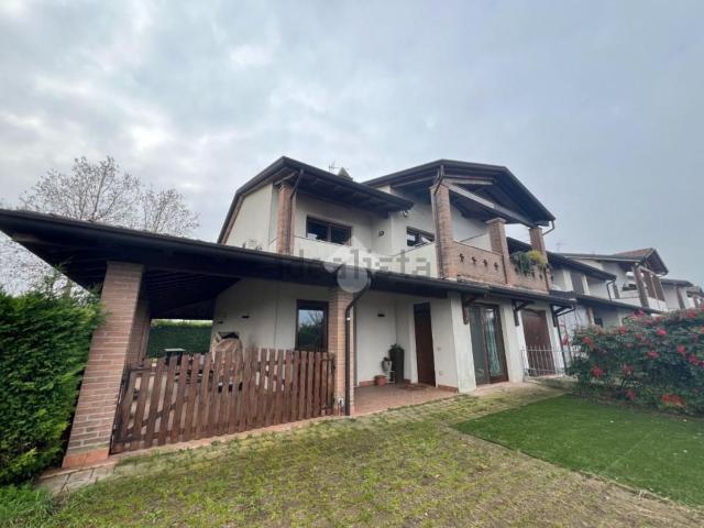 Villetta a schiera in vendita di 190 m² in Via E. Chittò, 14