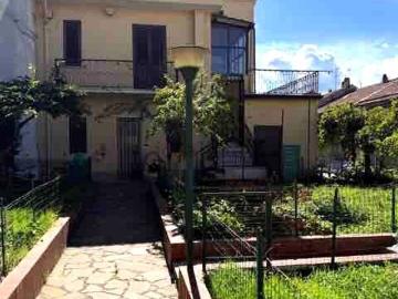 Villetta a schiera in vendita di 190 m² in Via Lenzi M 7