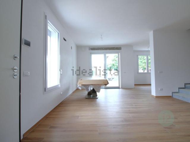 Villetta a schiera in vendita di 190 m² in Via Ludovico Ariosto