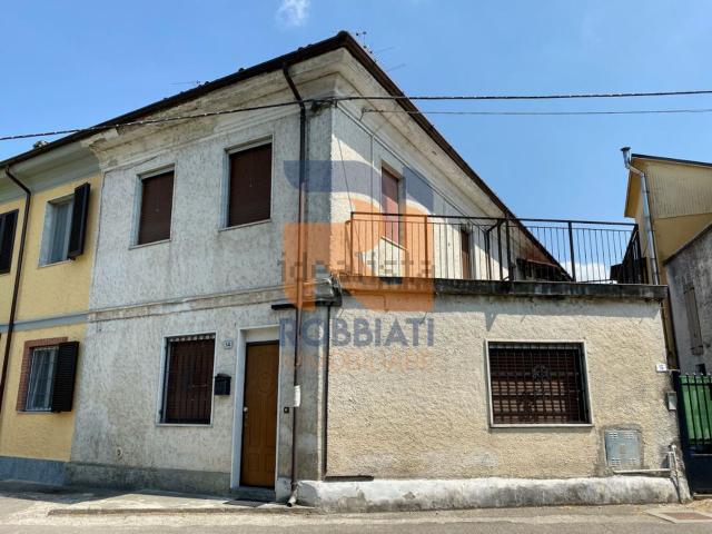 Villetta a schiera in vendita di 190 m² in Via Lungargine, 14