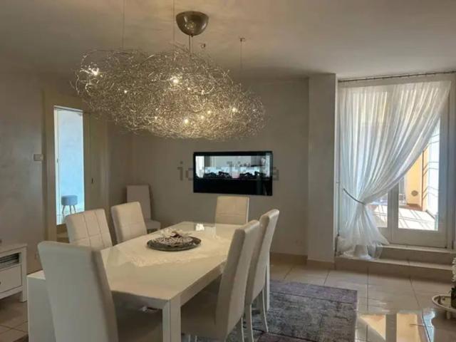 Villetta a schiera in vendita di 190 m² in Via Montebello