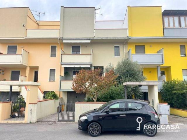 Villetta a schiera in vendita di 190 m² in Via Rosario Livatino, 6