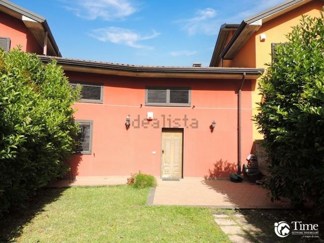 Villetta a schiera in vendita di 190 m² in Via Toscano Patti
