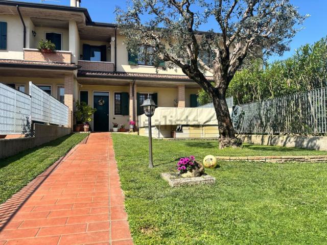 Villetta a schiera in vendita di 190 m² in Via XX Settembre