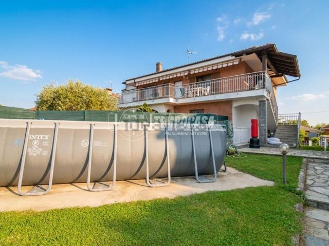 Villetta a schiera in vendita di 190 m² in Viale Paradiso, 23