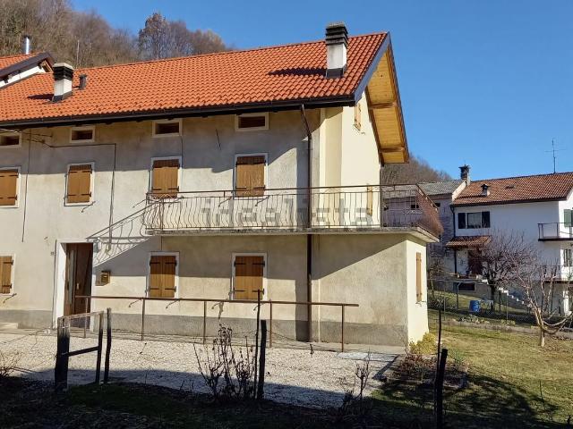 Villetta a schiera in vendita di 190 m² in Frazione Cugnan, 54