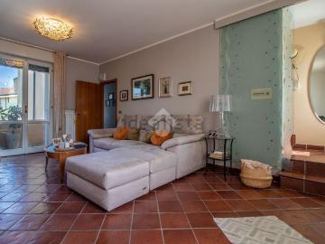 Villetta a schiera in vendita di 191 m² in Viale Litorale Marina, 145