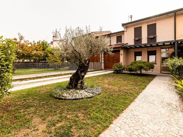 Villetta a schiera in vendita di 192 m² in Via Conco