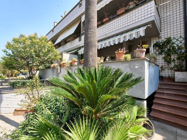Villetta a schiera in vendita di 192 m² in Via Albiola, 11